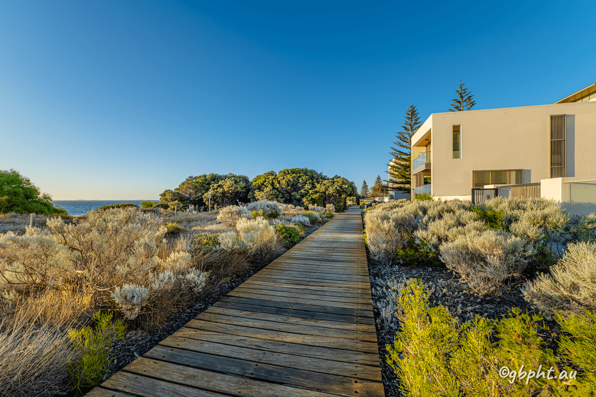2/23 Ocean Drive, NORTH COOGEE, WA 6163