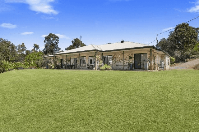 44 BUZAKI ROAD, GLASS HOUSE MOUNTAINS, QLD 4518