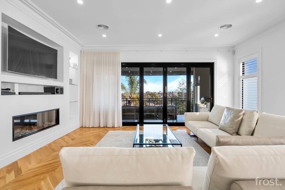 17 New Road, Oak Park, VIC 3046