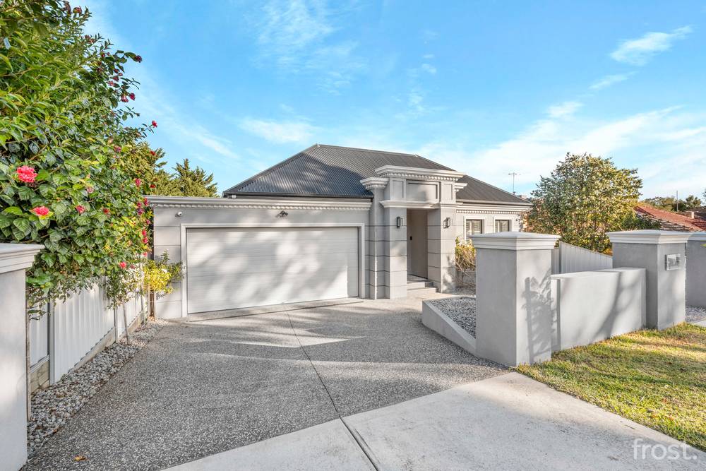 17 New Road, Oak Park, VIC 3046