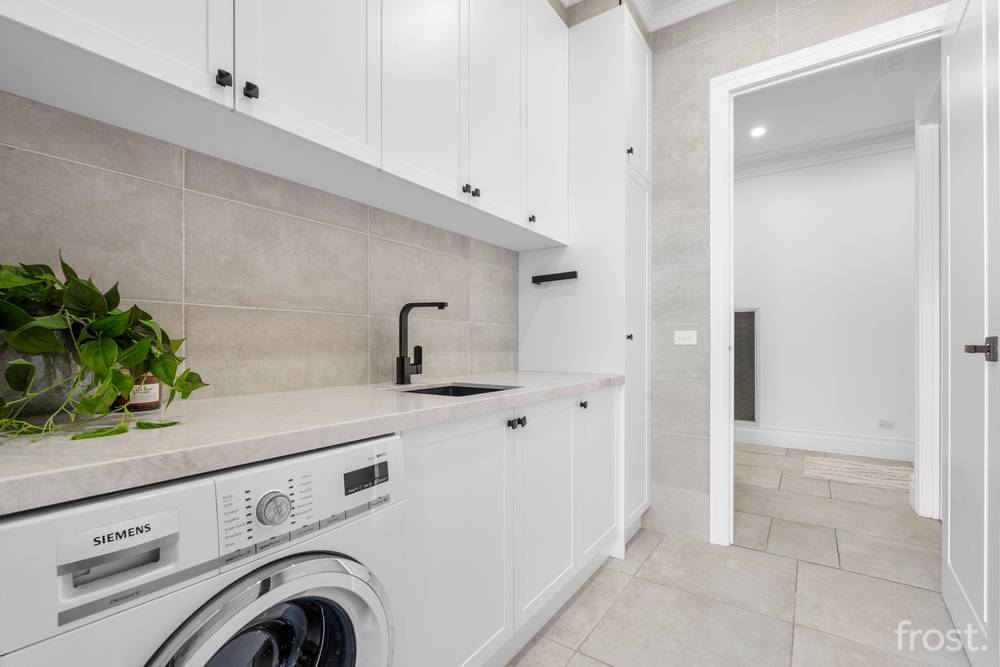 17 New Road, Oak Park, VIC 3046