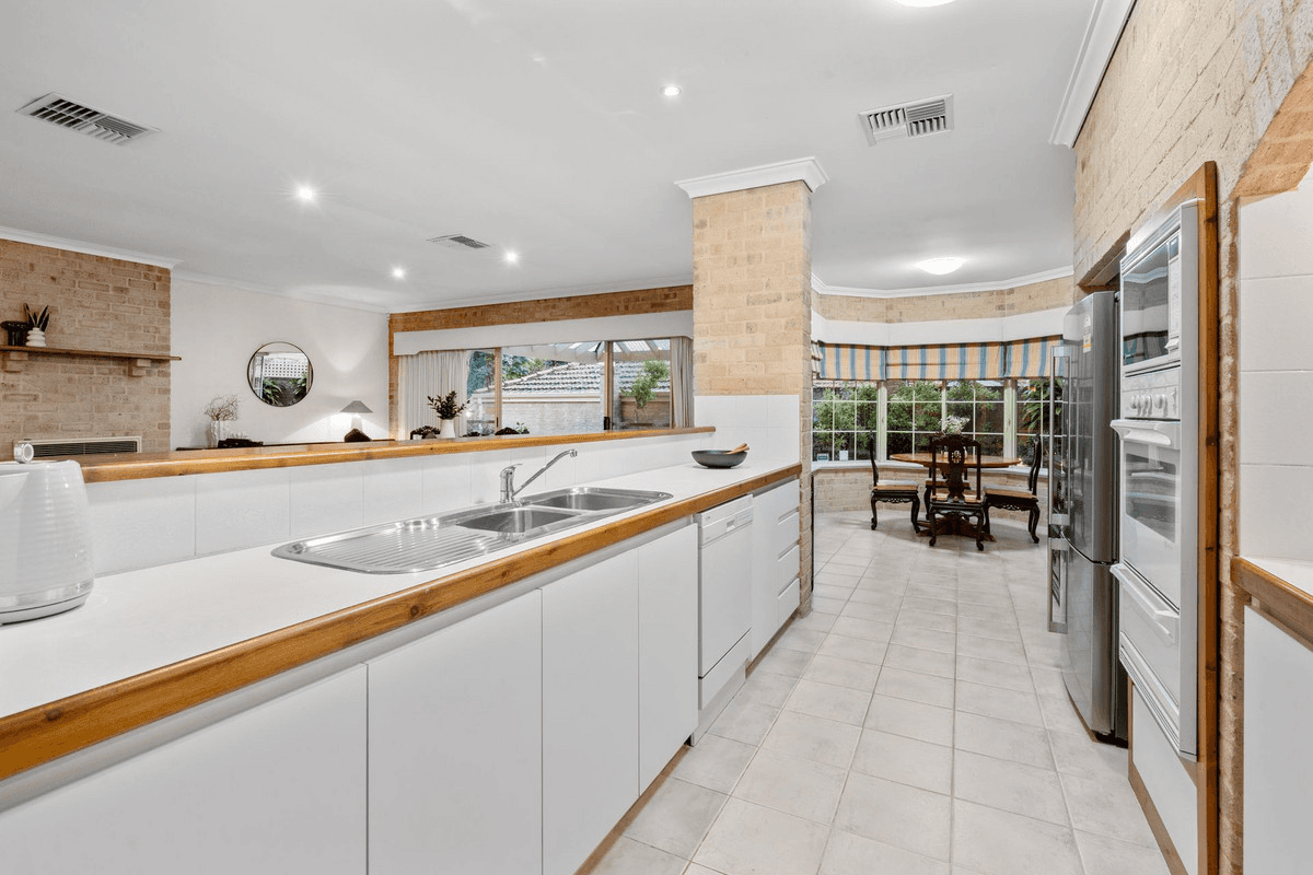 54 Tweeddale Road, Applecross, WA 6153