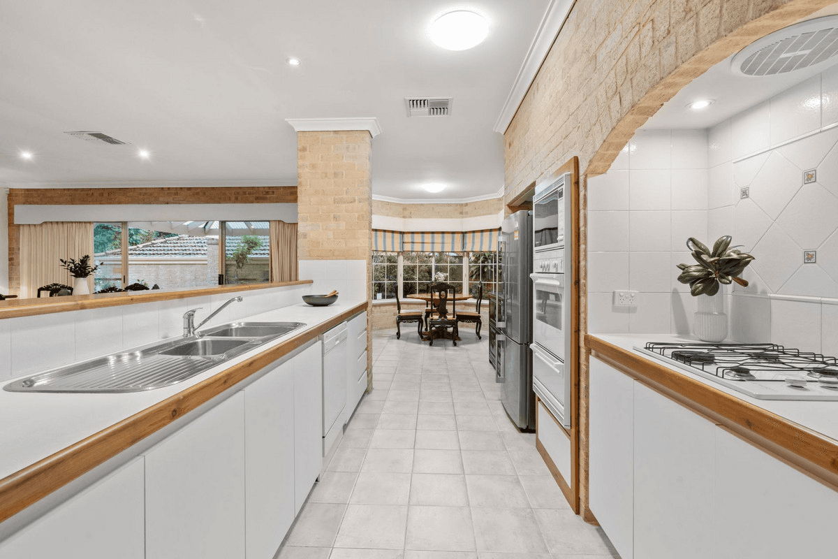 54 Tweeddale Road, Applecross, WA 6153
