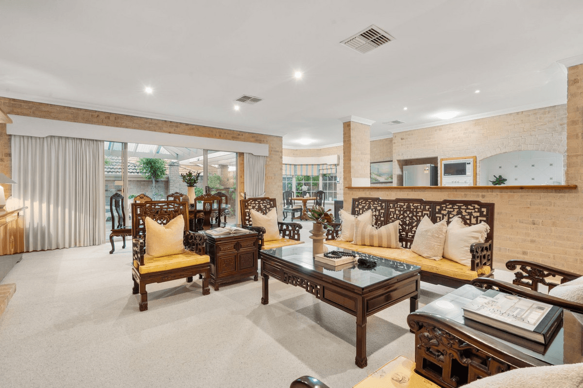 54 Tweeddale Road, Applecross, WA 6153