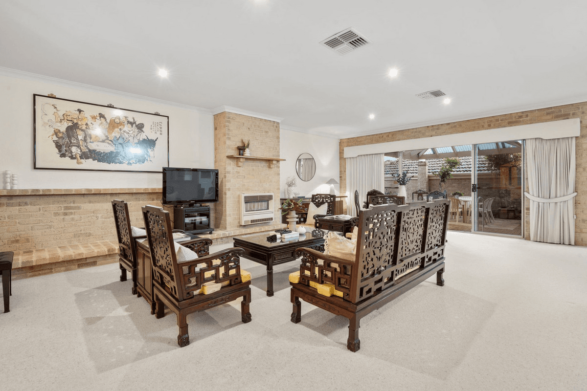 54 Tweeddale Road, Applecross, WA 6153