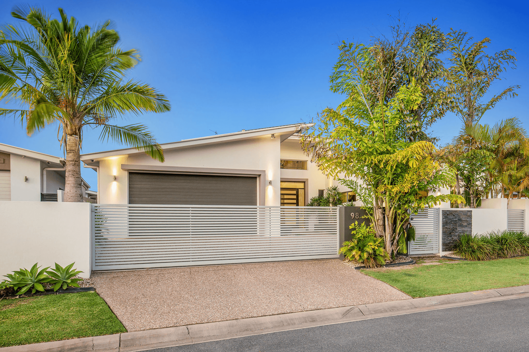 #98 Southaven Drive, HELENSVALE, QLD 4212