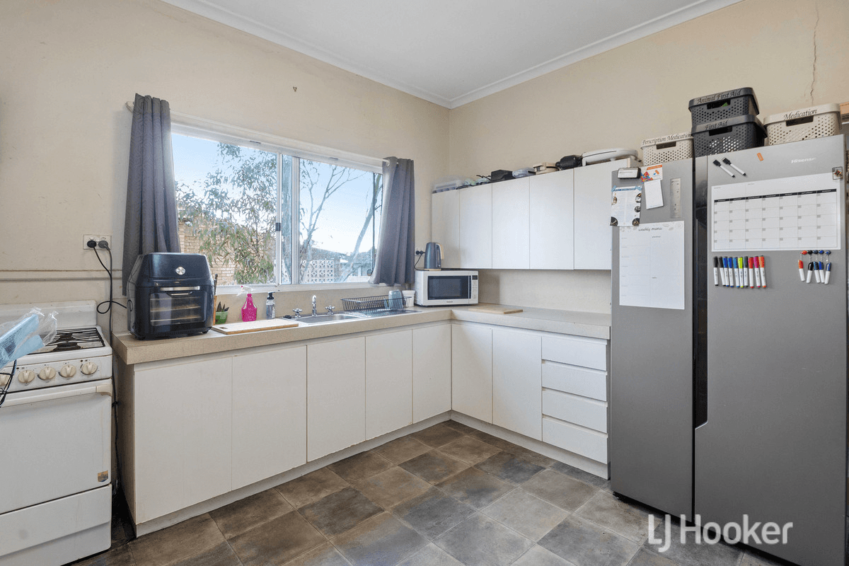 21 Deakin Street, Collie, WA 6225