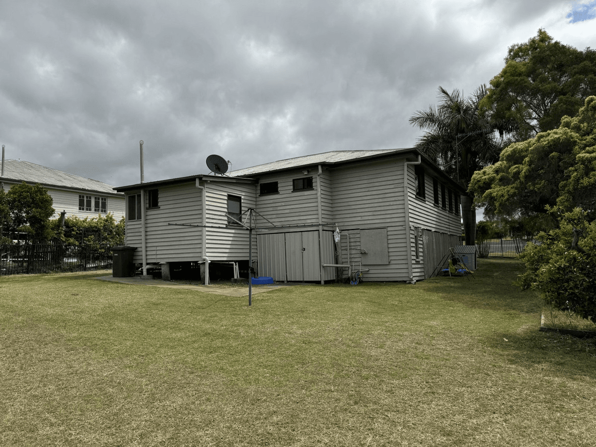 32 Kelvin Street, Monto, QLD 4630