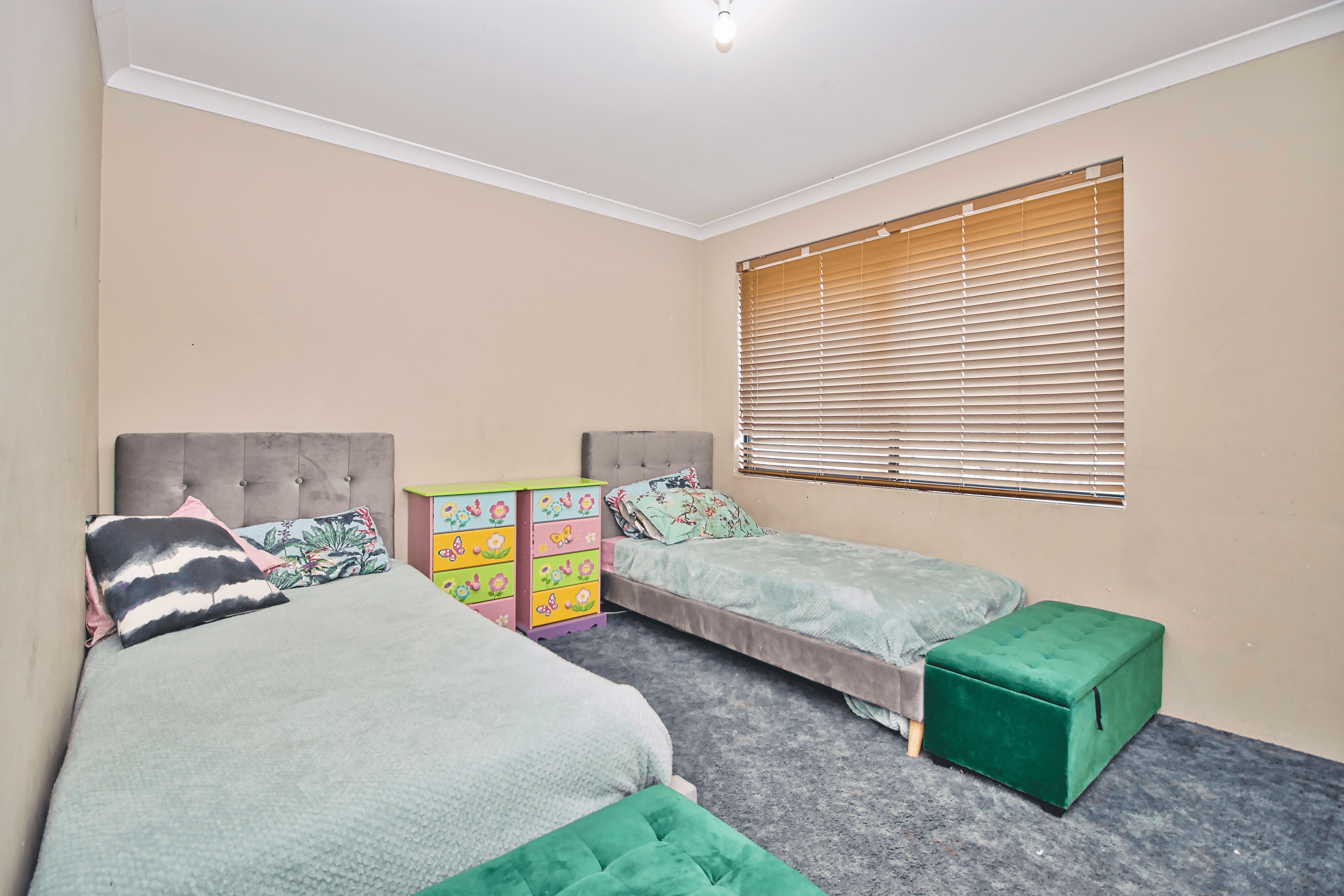 9 Pockett Avenue, ROCKINGHAM, WA 6168