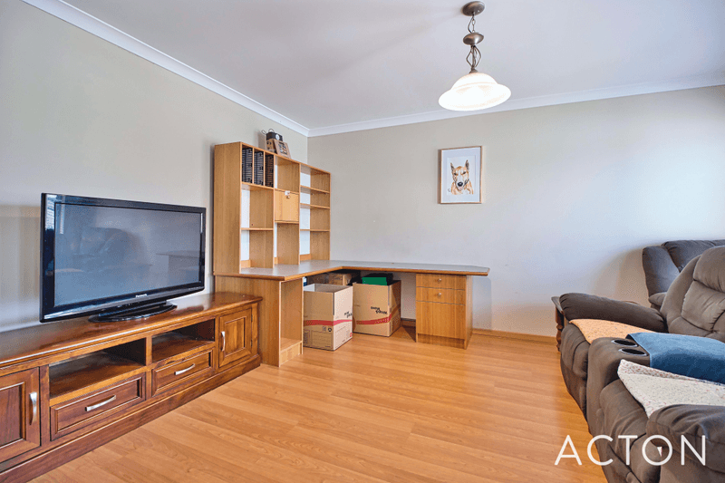 9 Pockett Avenue, ROCKINGHAM, WA 6168