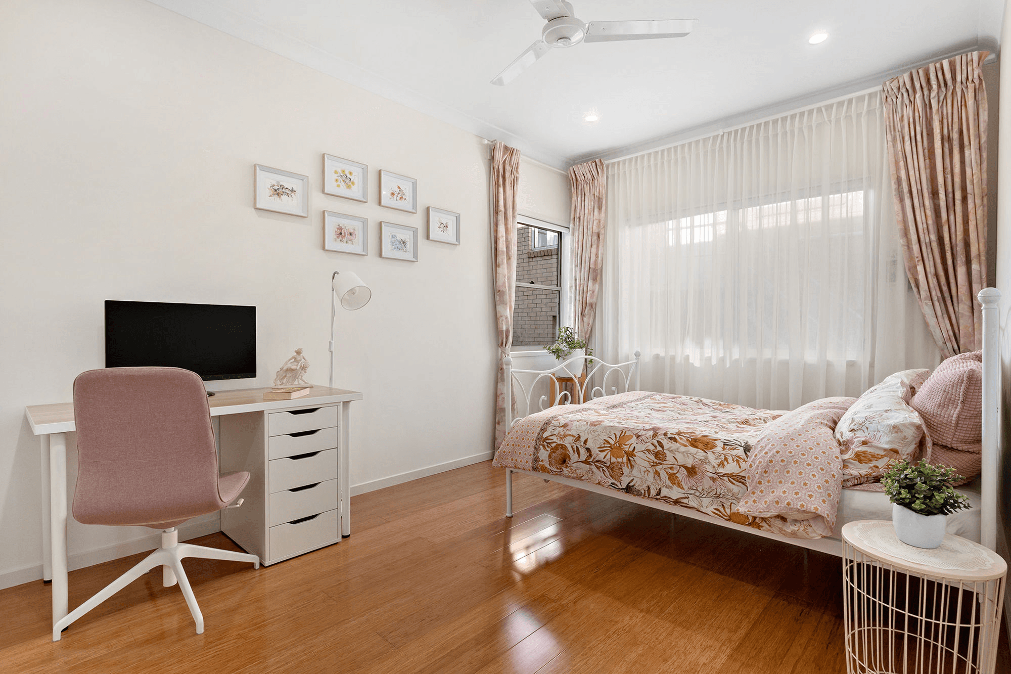 3 Marine Parade, REDCLIFFE, QLD 4020