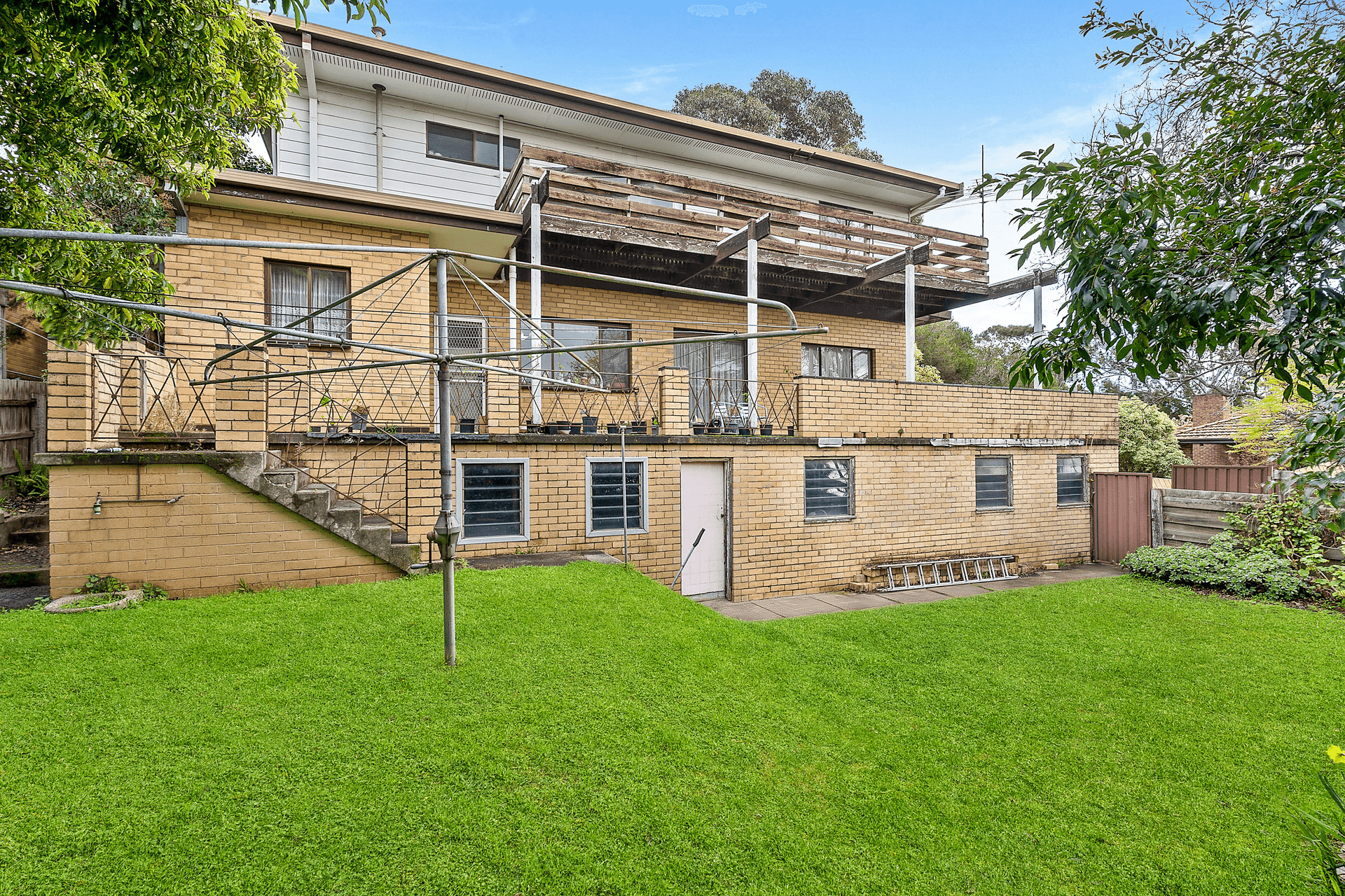 23 Essex Road, Mount Waverley, VIC 3149