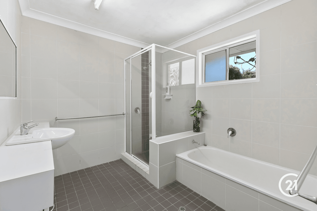 33 Noosa River Drive, Noosa North Shore, QLD 4565