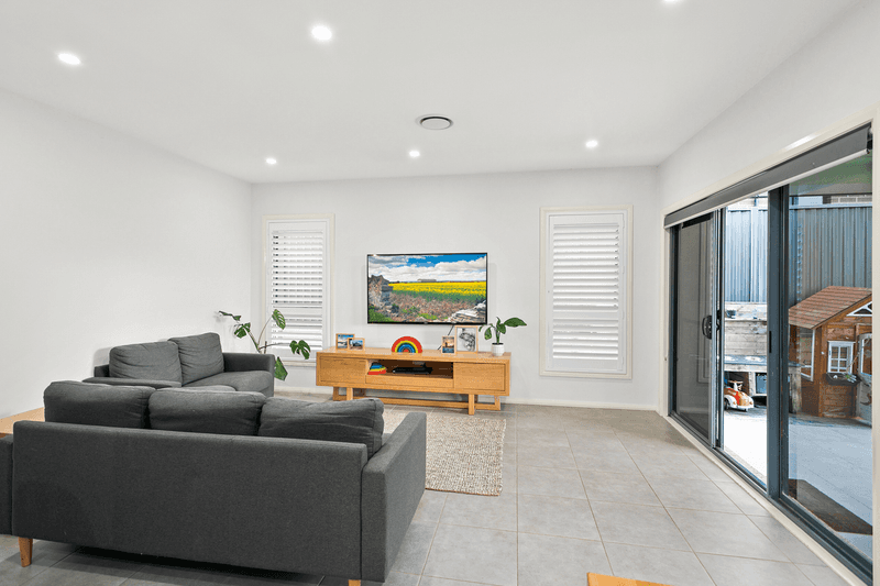 32 Bottlebrush Drive, CALDERWOOD, NSW 2527