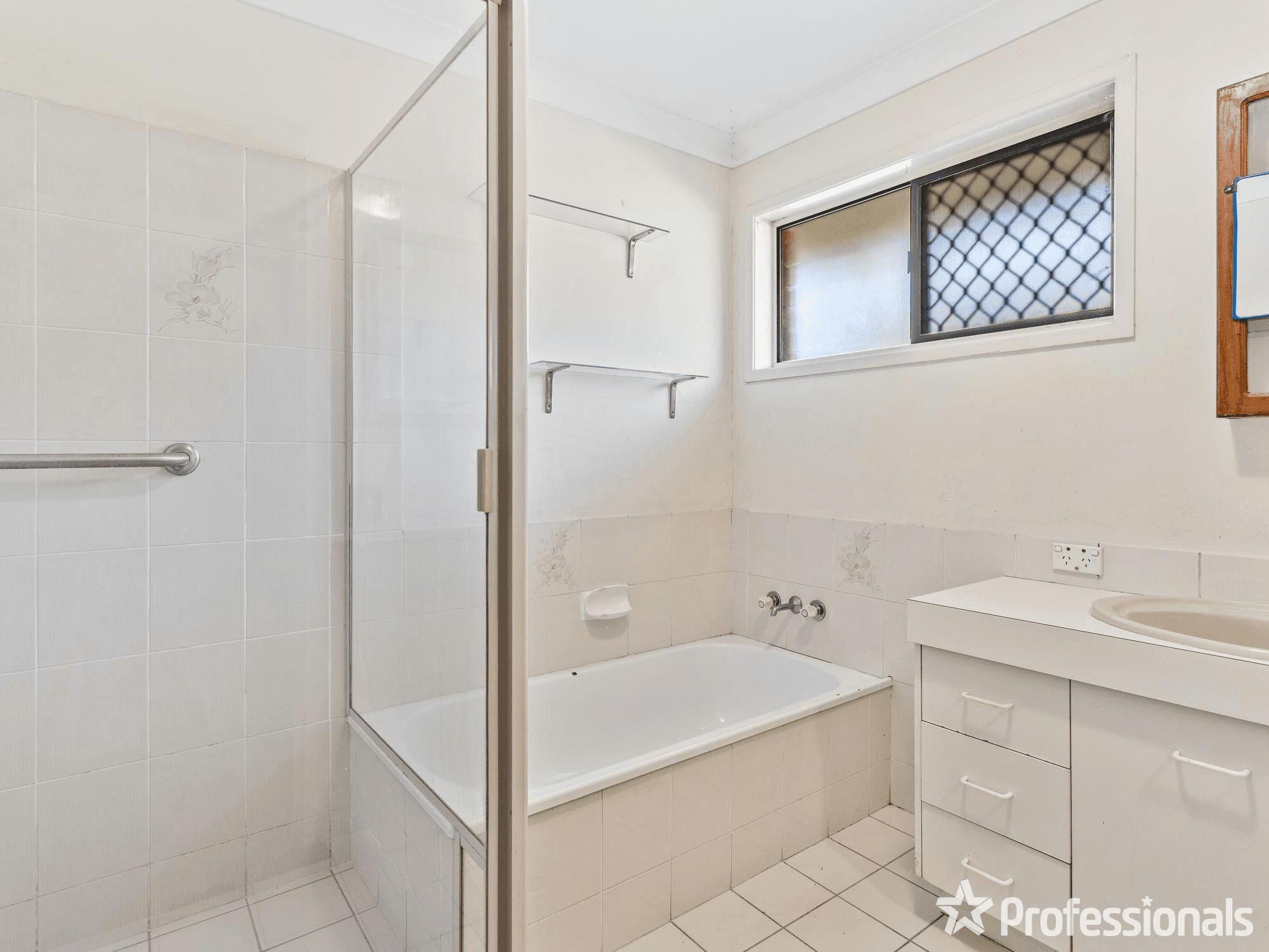 2/9 Snowgum Court, BURLEIGH WATERS, QLD 4220