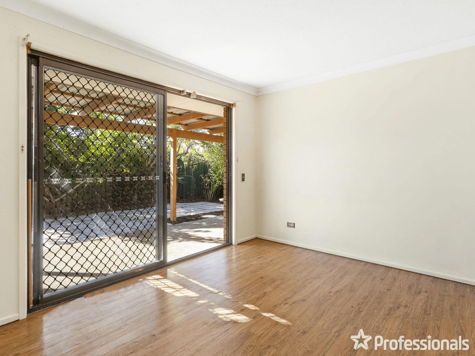 2/9 Snowgum Court, BURLEIGH WATERS, QLD 4220