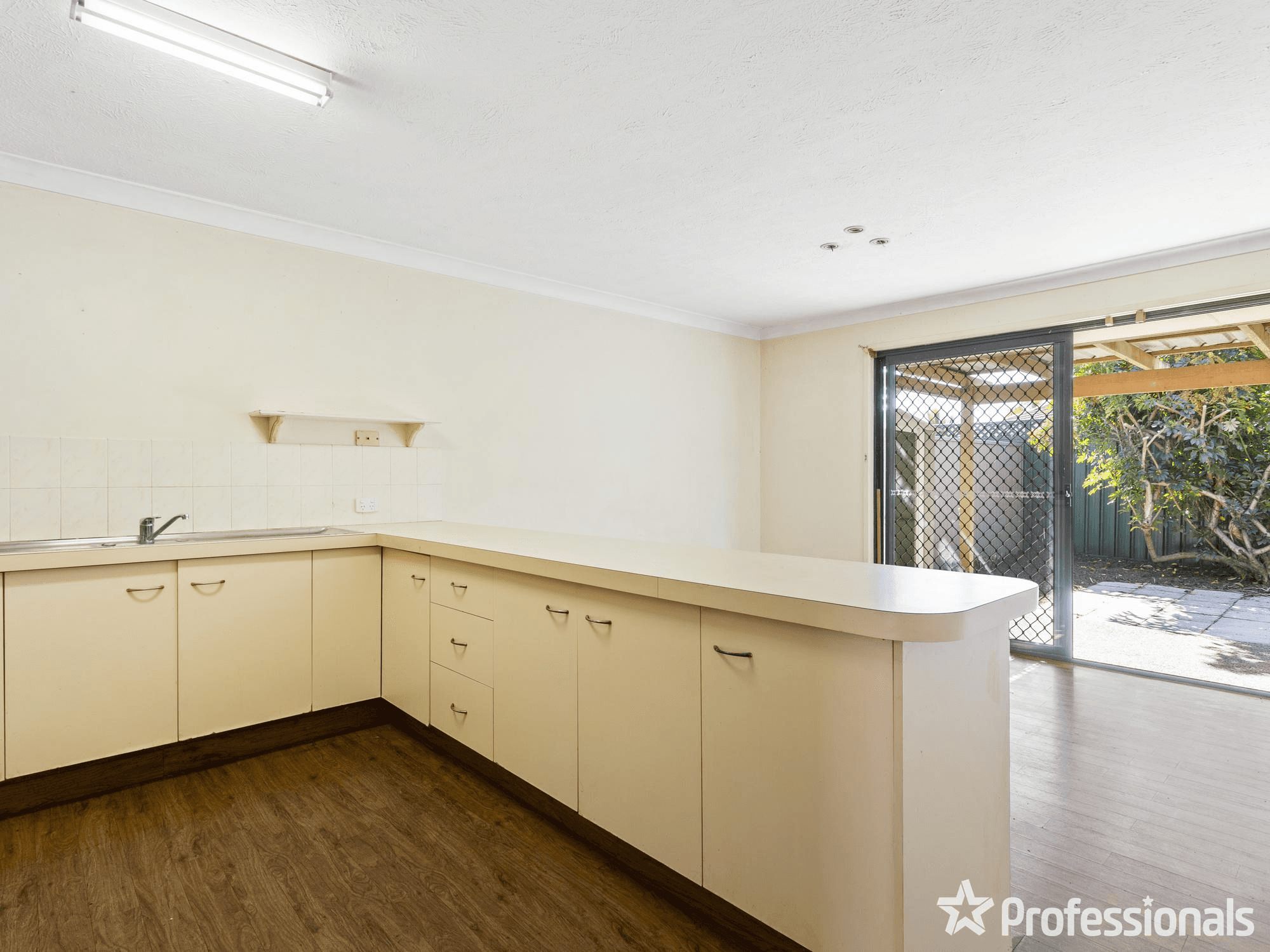 2/9 Snowgum Court, BURLEIGH WATERS, QLD 4220