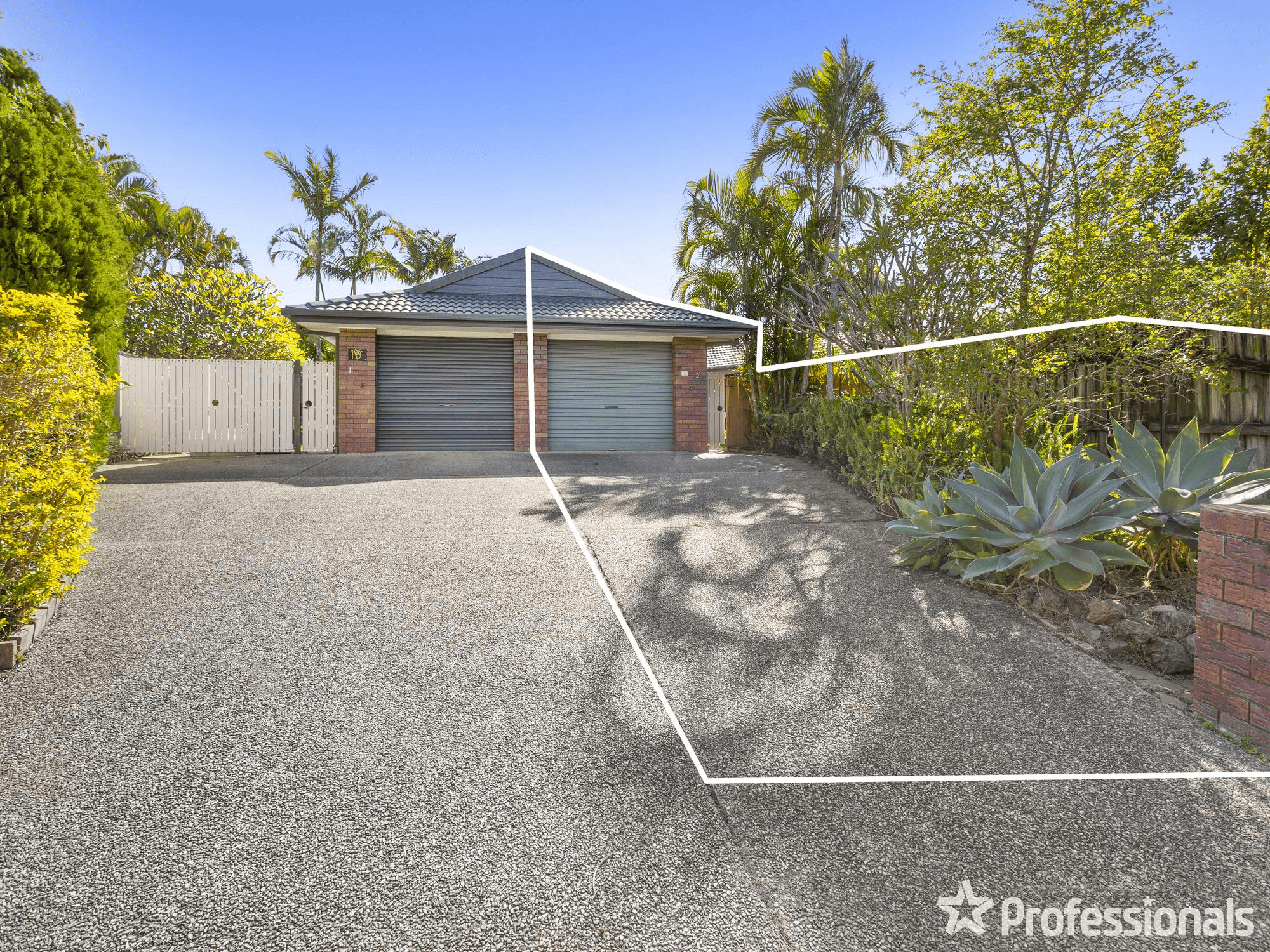 2/9 Snowgum Court, BURLEIGH WATERS, QLD 4220