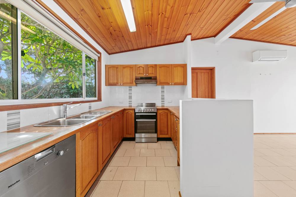 98 Anita Avenue, LAKE MUNMORAH, NSW 2259