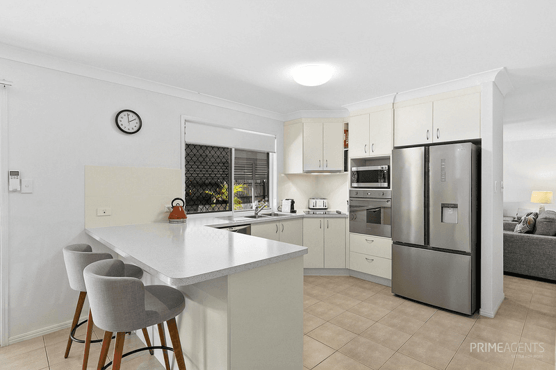 11 Pennant Drive, Point Vernon, QLD 4655