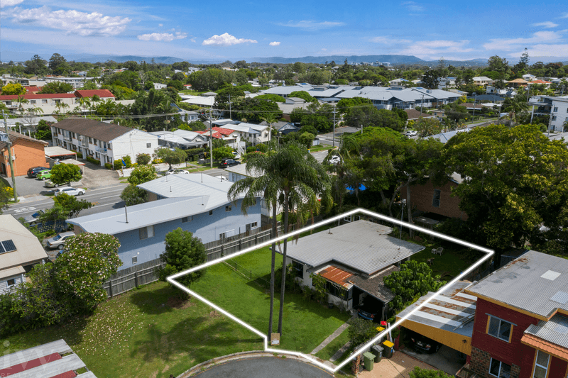 7 Sunshine Court, Labrador, QLD 4215