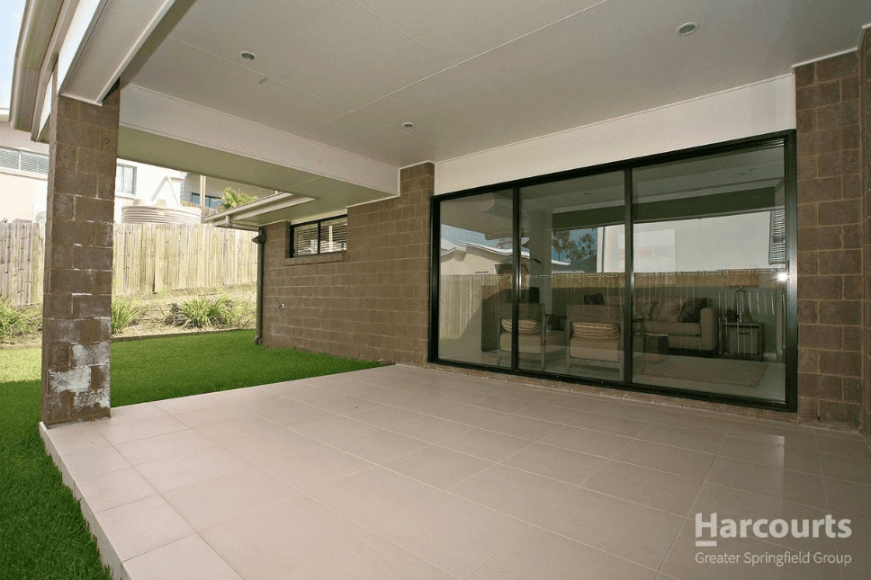 15 Waratah Crescent, SPRINGFIELD LAKES, QLD 4300