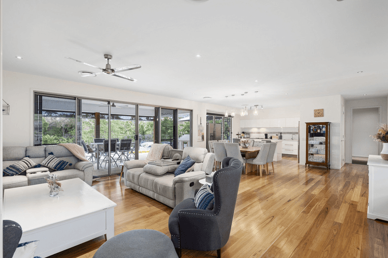 5 Park Court, MUDGEERABA, QLD 4213