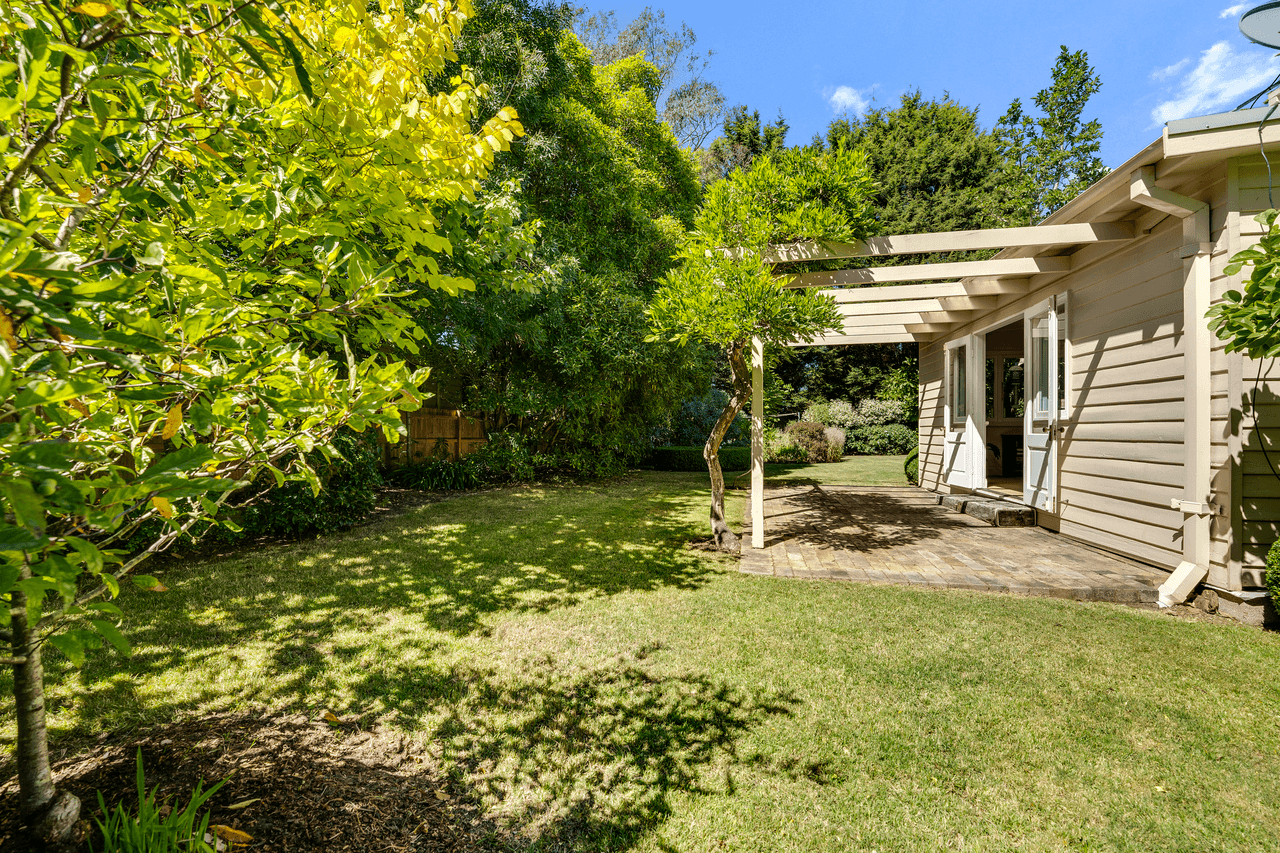 16 Clyde Avenue, BLACKHEATH, NSW 2785