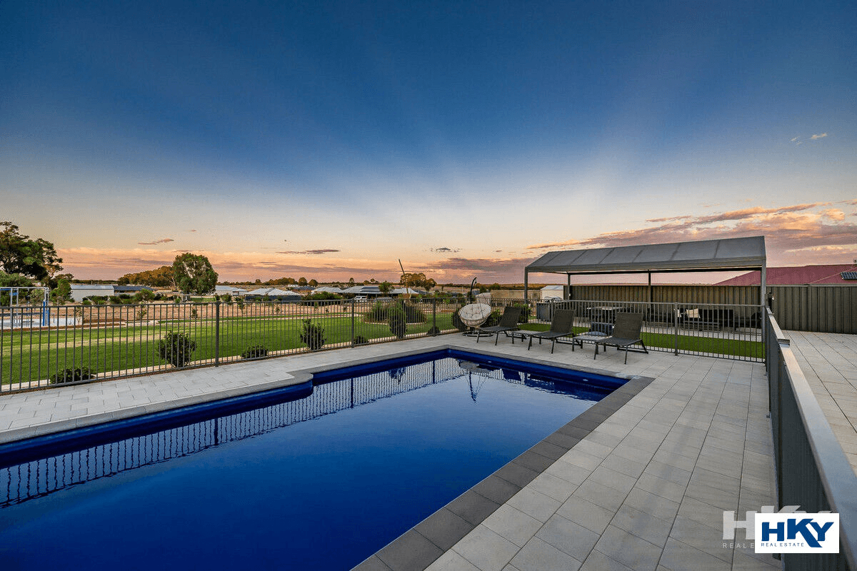 52 Sceptrum Avenue, Chittering, WA 6084