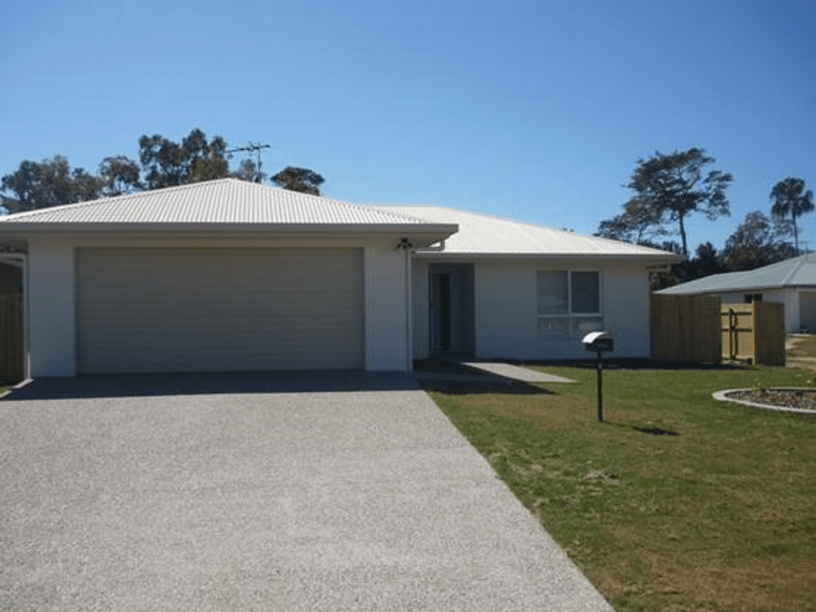 5 Leonie Court, ARMSTRONG BEACH, QLD 4737