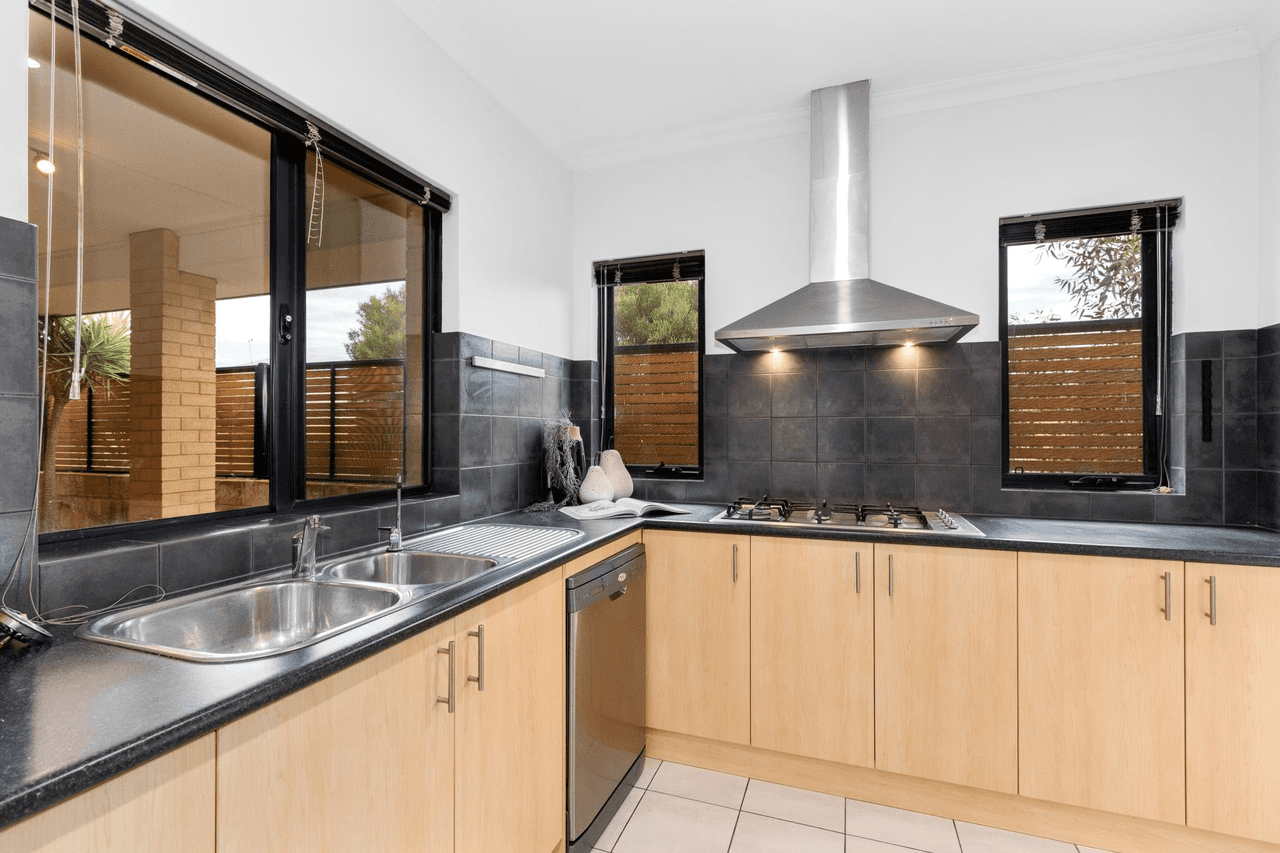 14 Nankeen Elbow, BEELIAR, WA 6164