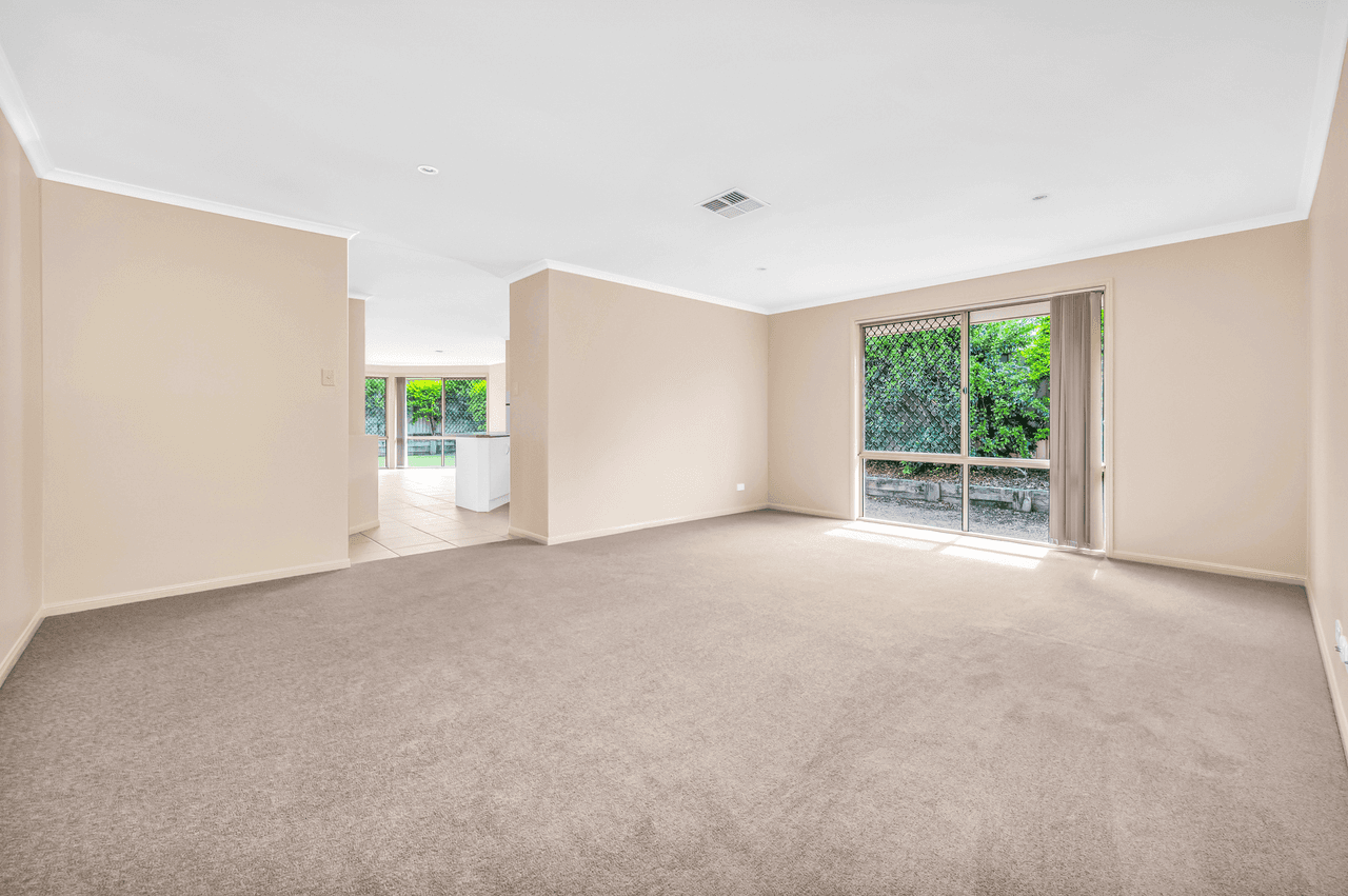 68 Casey Drive, HUNTERVIEW, NSW 2330