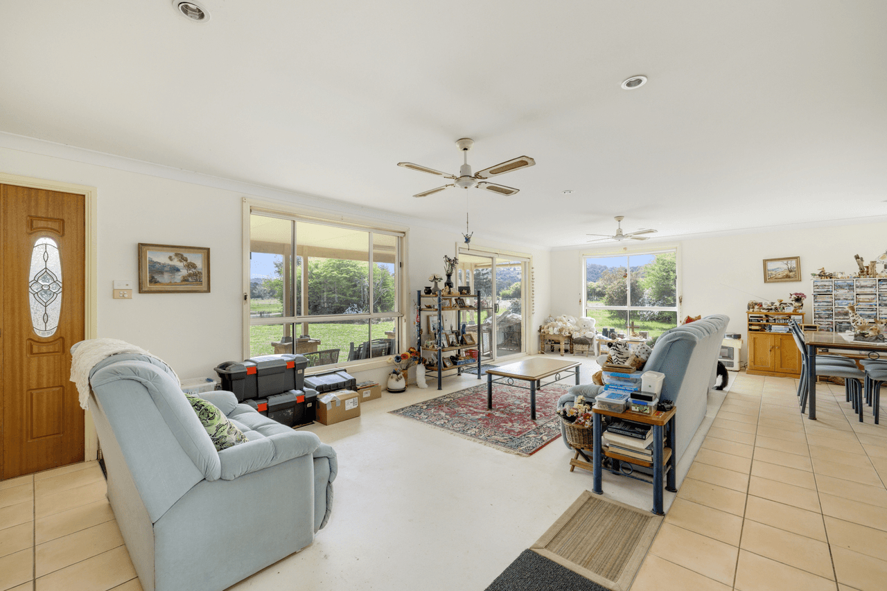 38 Holdens Lane, HANNAM VALE, NSW 2443