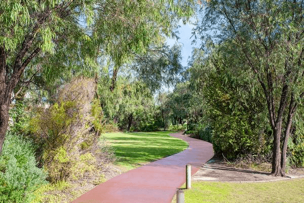 2 Beachfields Drive, BROADWATER, WA 6280