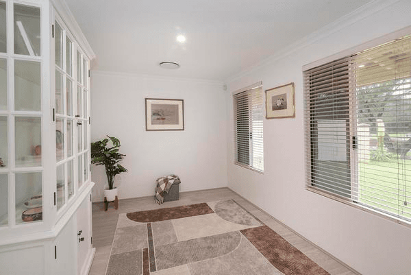 2 Beachfields Drive, BROADWATER, WA 6280