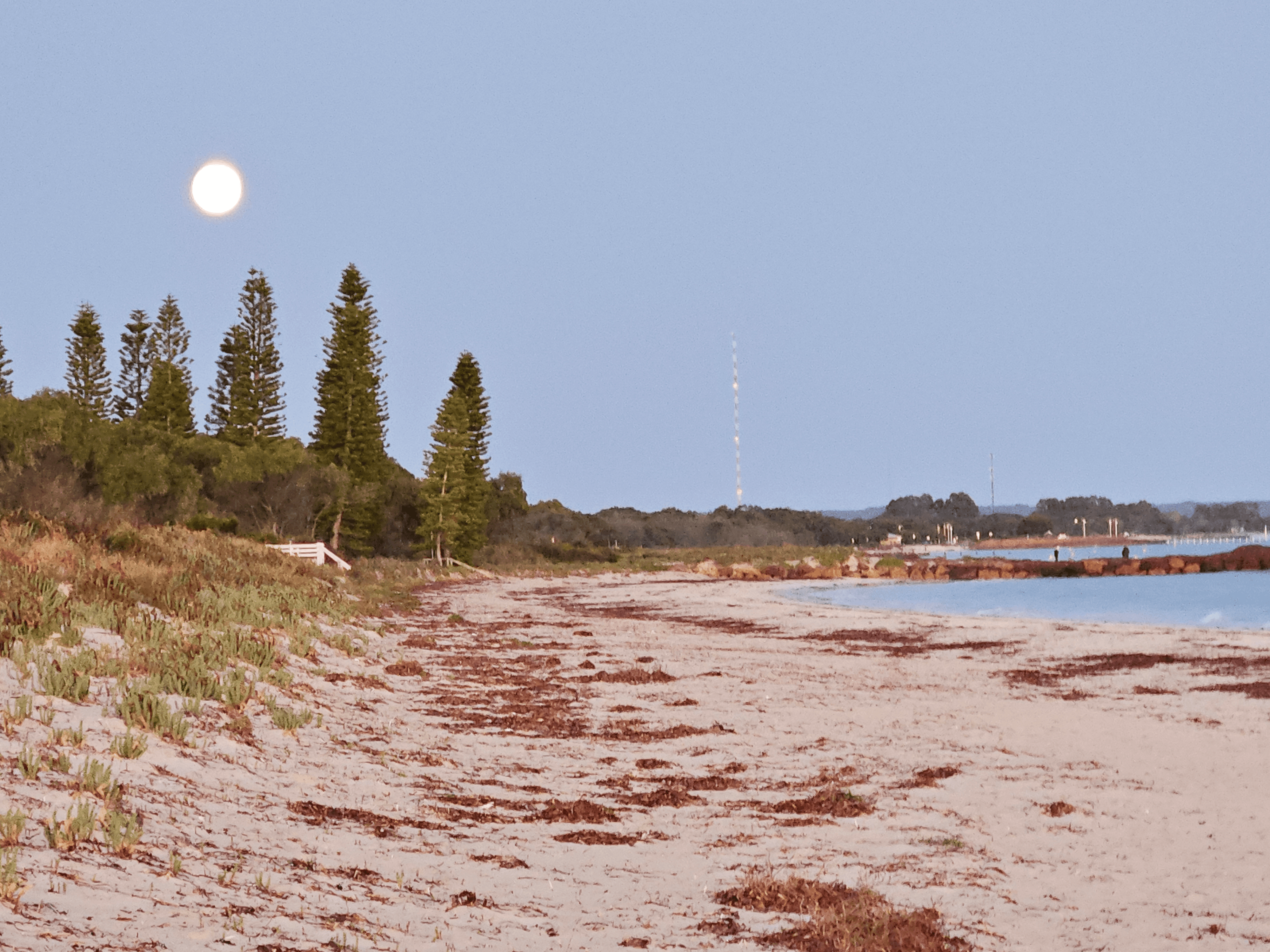 2 Beachfields Drive, BROADWATER, WA 6280
