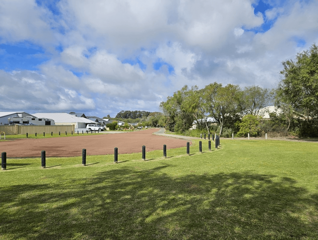2 Beachfields Drive, BROADWATER, WA 6280