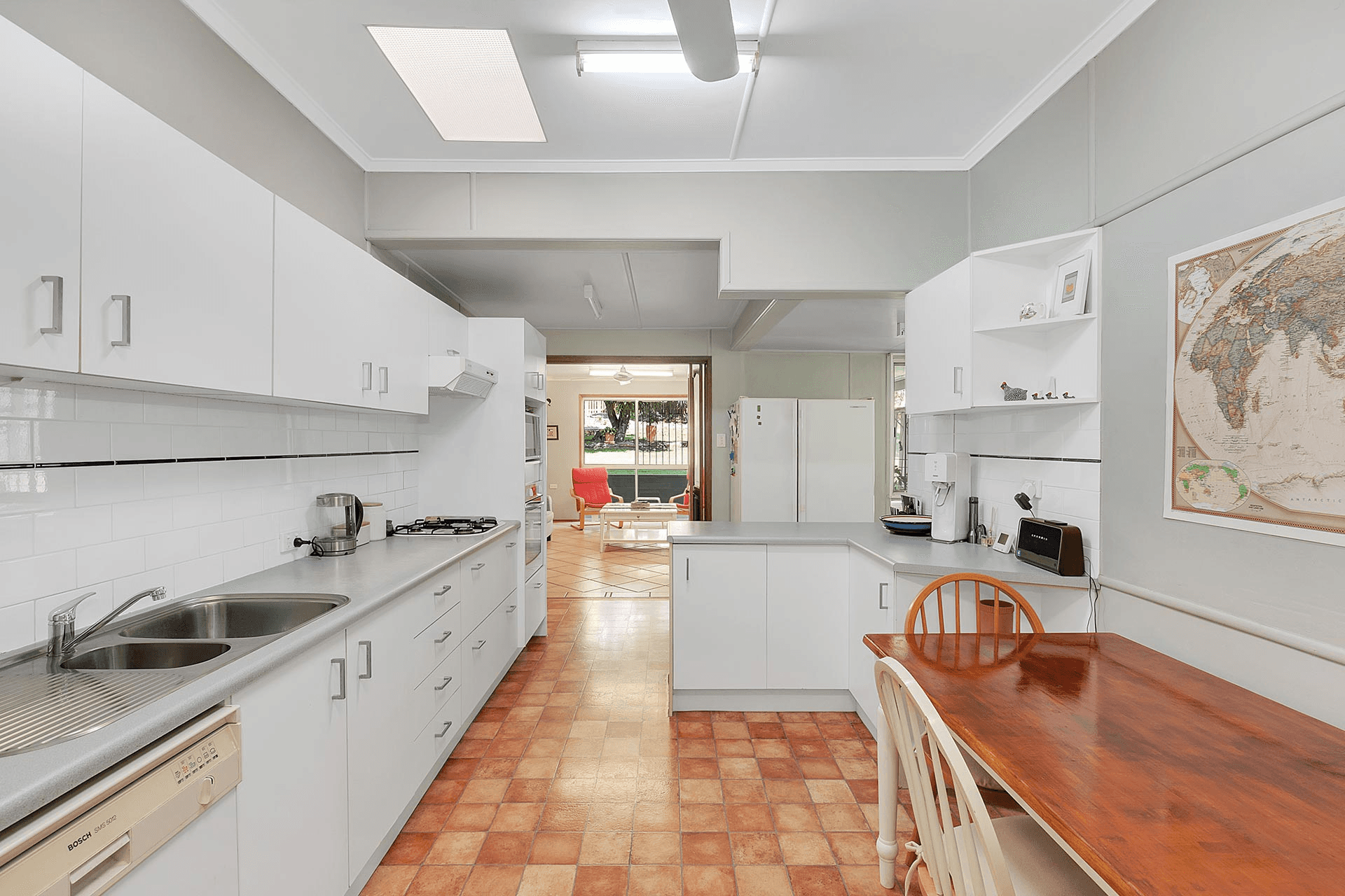 42 Fairley Street, INDOOROOPILLY, QLD 4068