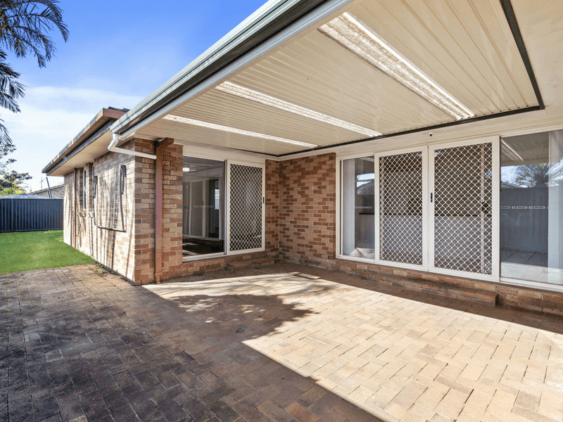 1/2 Covent Gardens Way, BANORA POINT, NSW 2486