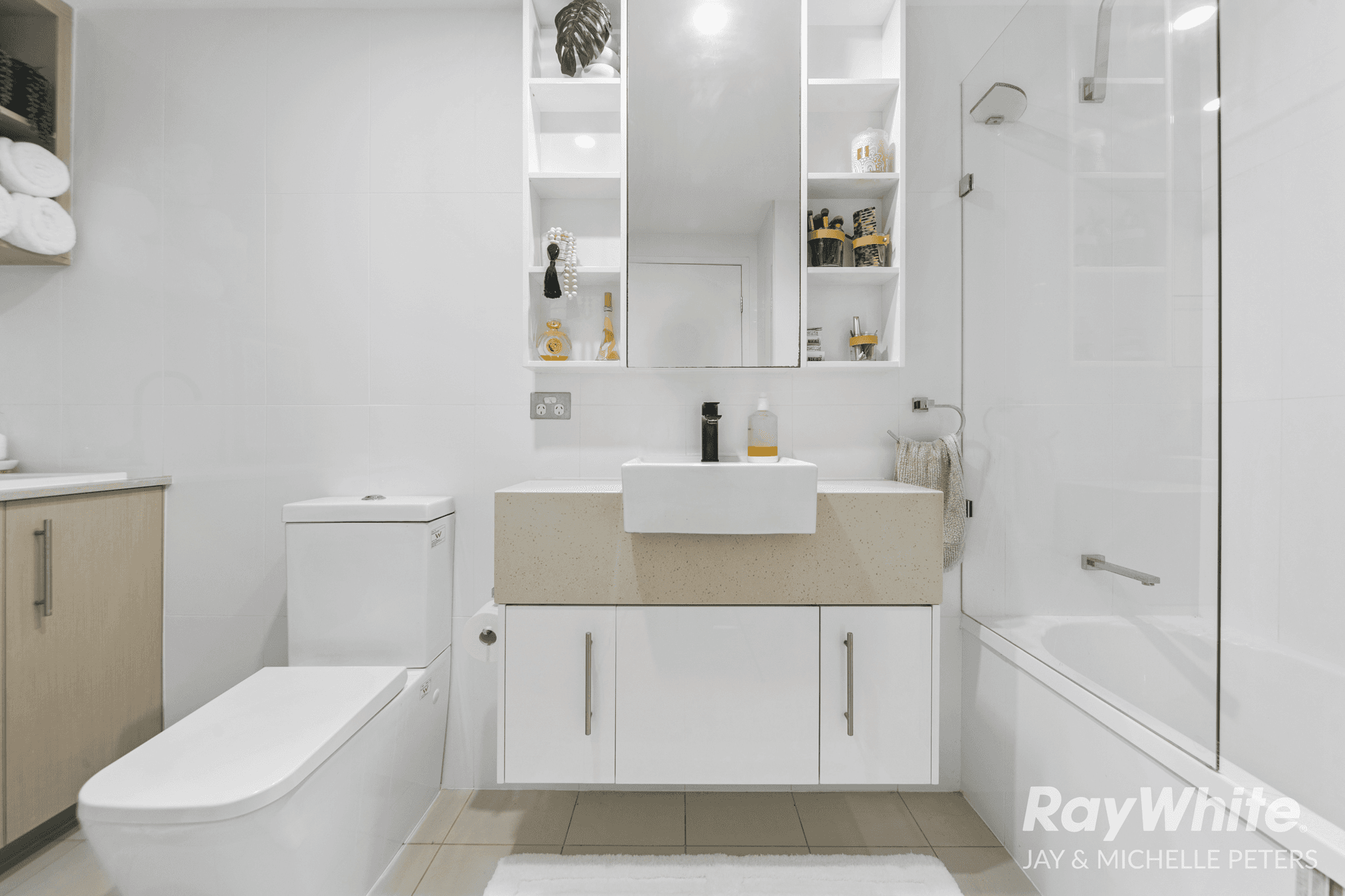 17/80 Hornibrook Esplanade, CLONTARF, QLD 4019