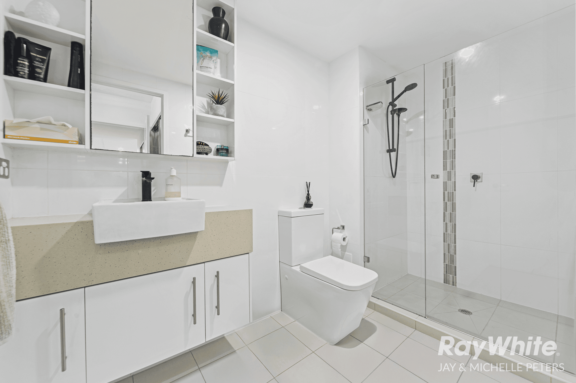 17/80 Hornibrook Esplanade, CLONTARF, QLD 4019