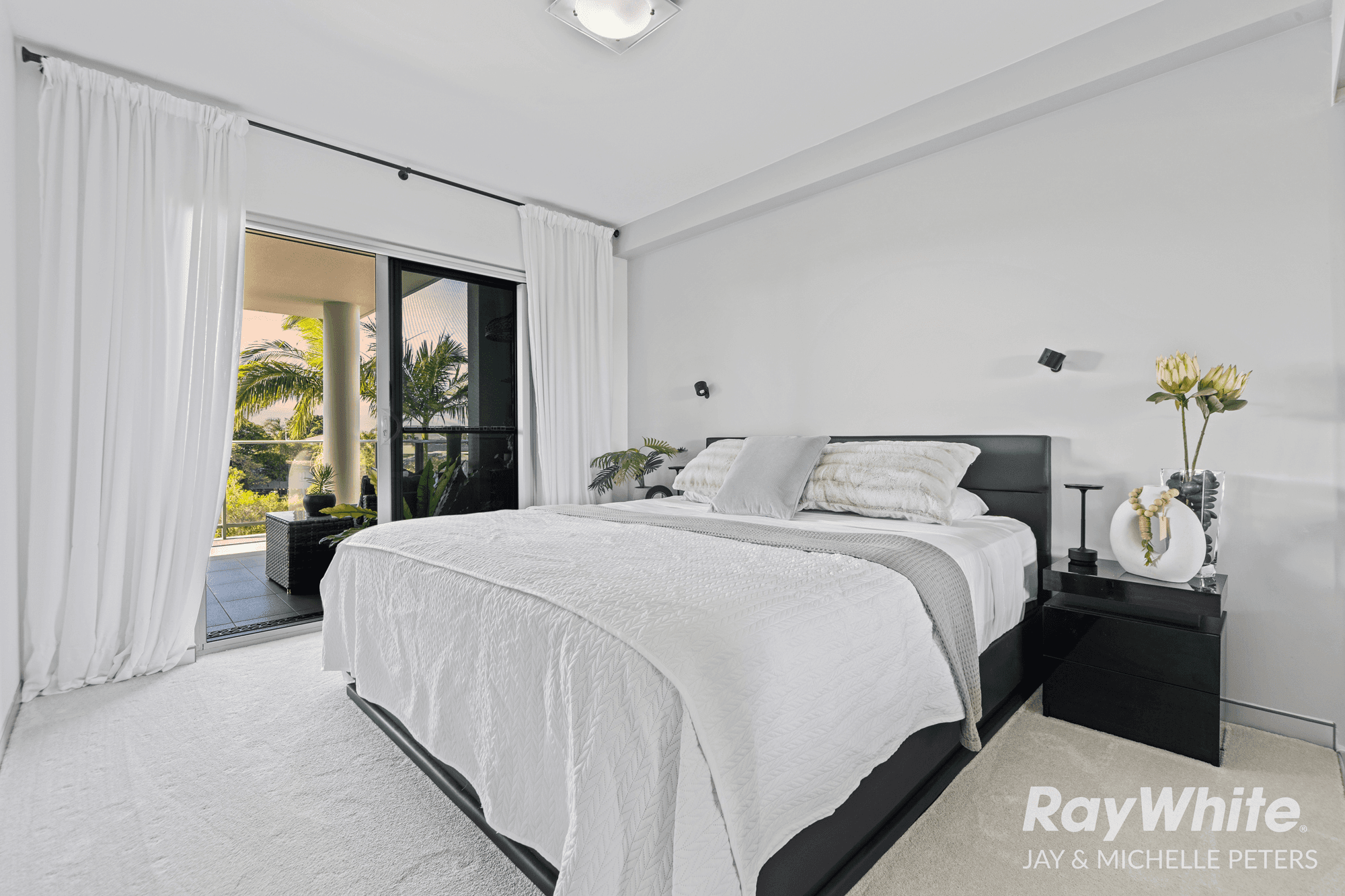 17/80 Hornibrook Esplanade, CLONTARF, QLD 4019