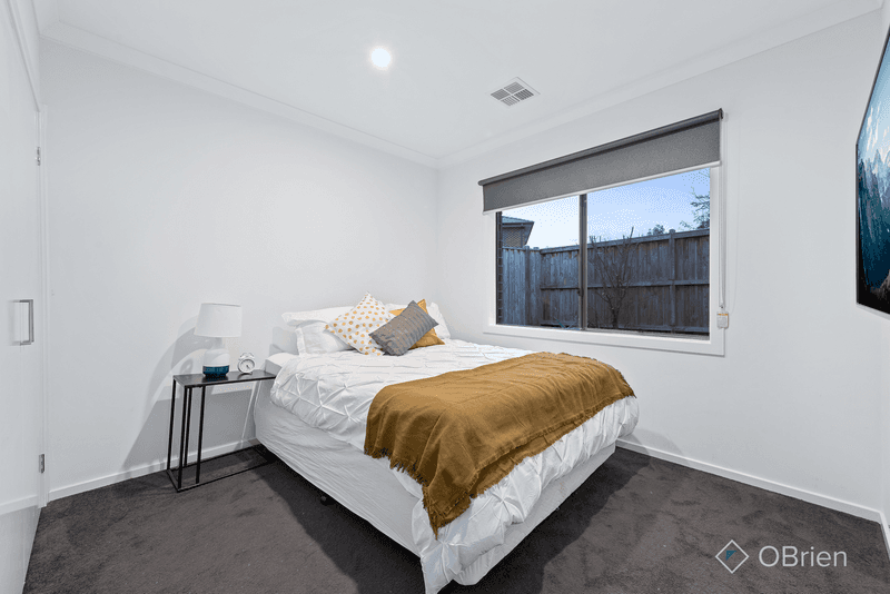 14 Penelope Close, Cranbourne North, VIC 3977