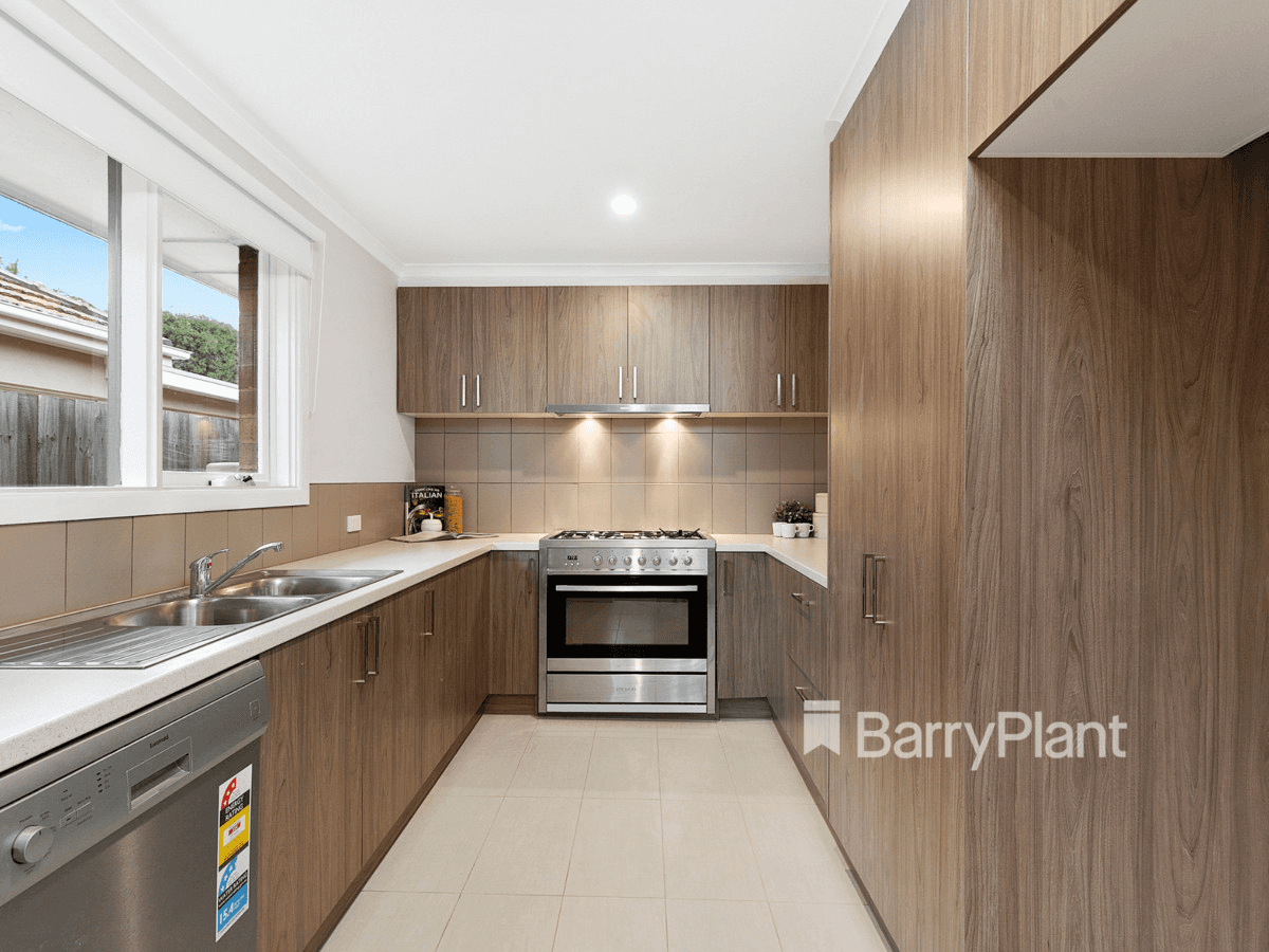 36 Ocean Street, ROSEBUD, VIC 3939