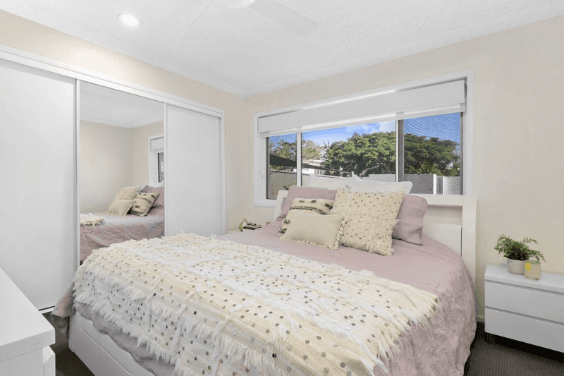 26 Warrina Crescent, Burleigh Waters, QLD 4220