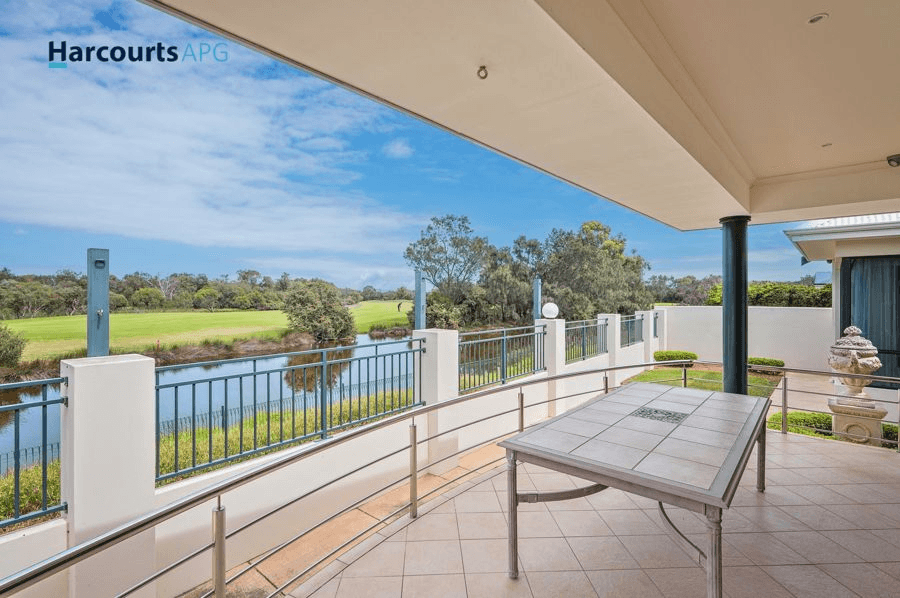 14 Gleneagles Way, PELICAN POINT, WA 6230