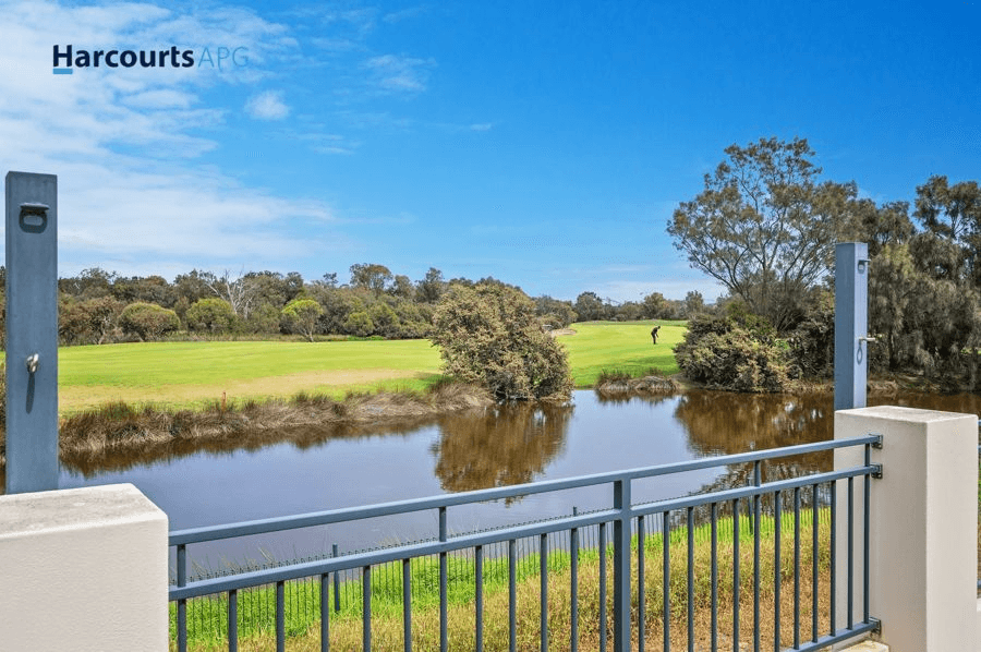 14 Gleneagles Way, PELICAN POINT, WA 6230