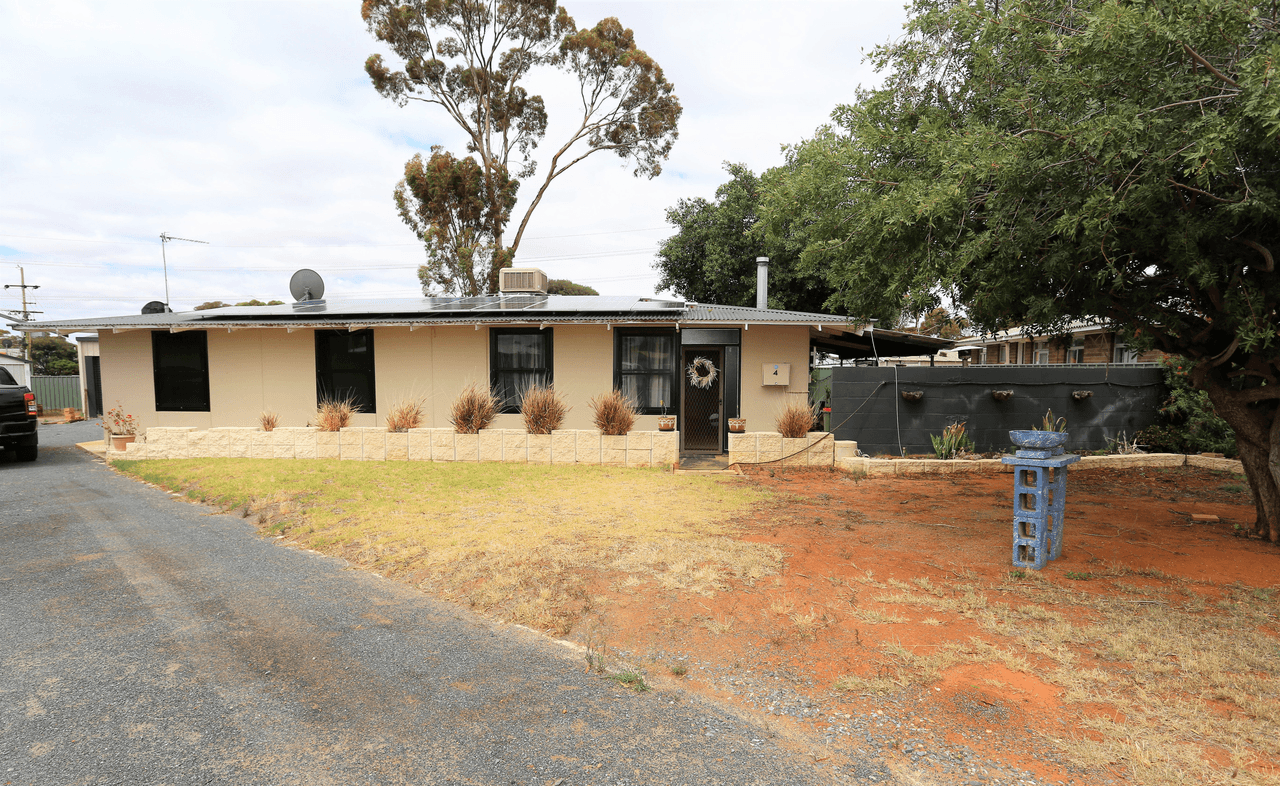 4 Banksia Court, KAMBALDA WEST, WA 6442