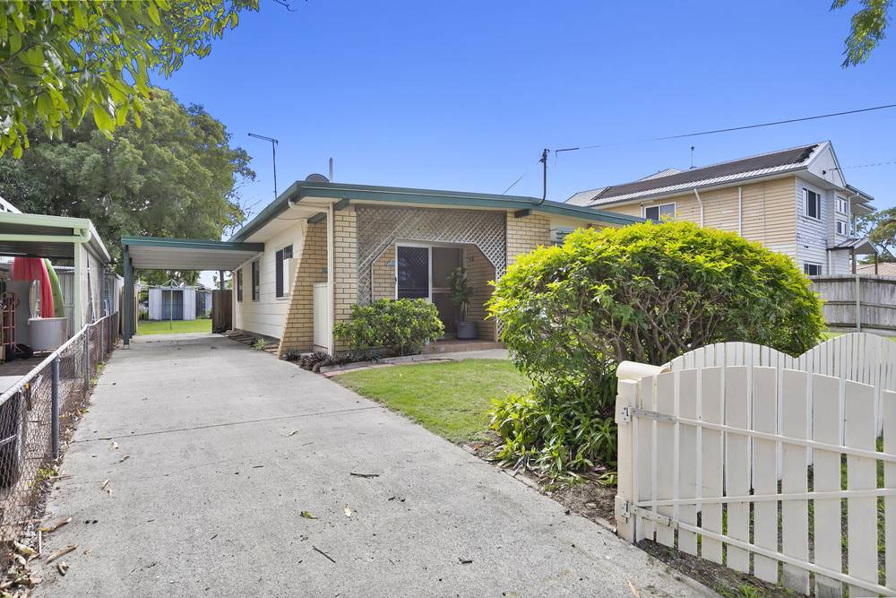 15 Dwyer Street, BEACHMERE, QLD 4510