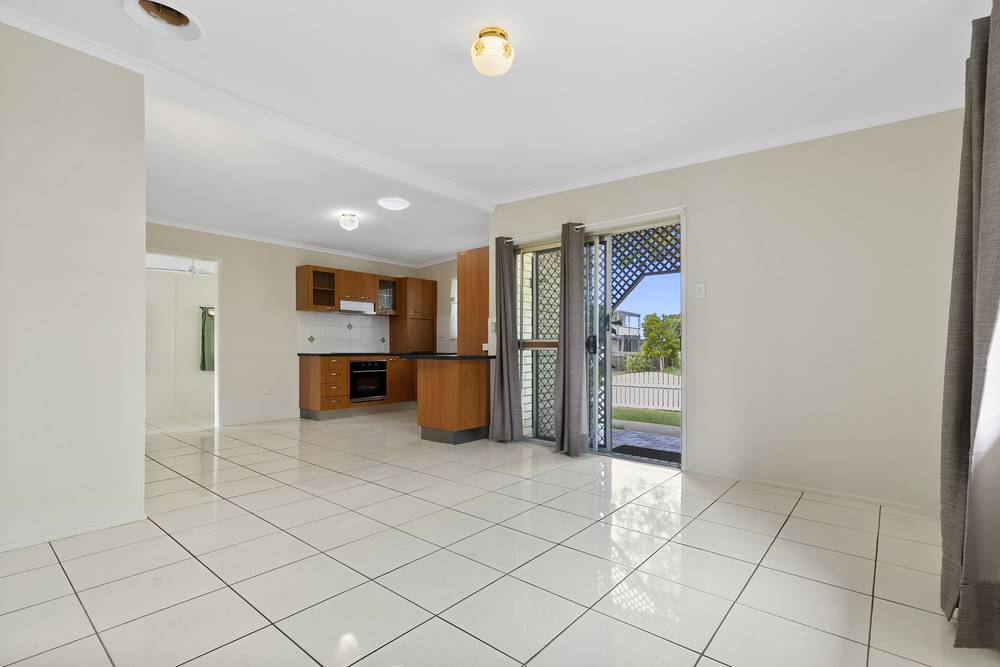 15 Dwyer Street, BEACHMERE, QLD 4510
